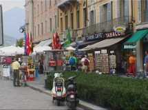 Kuva torin laidalta. Klikkaa ja katso kuva isompana